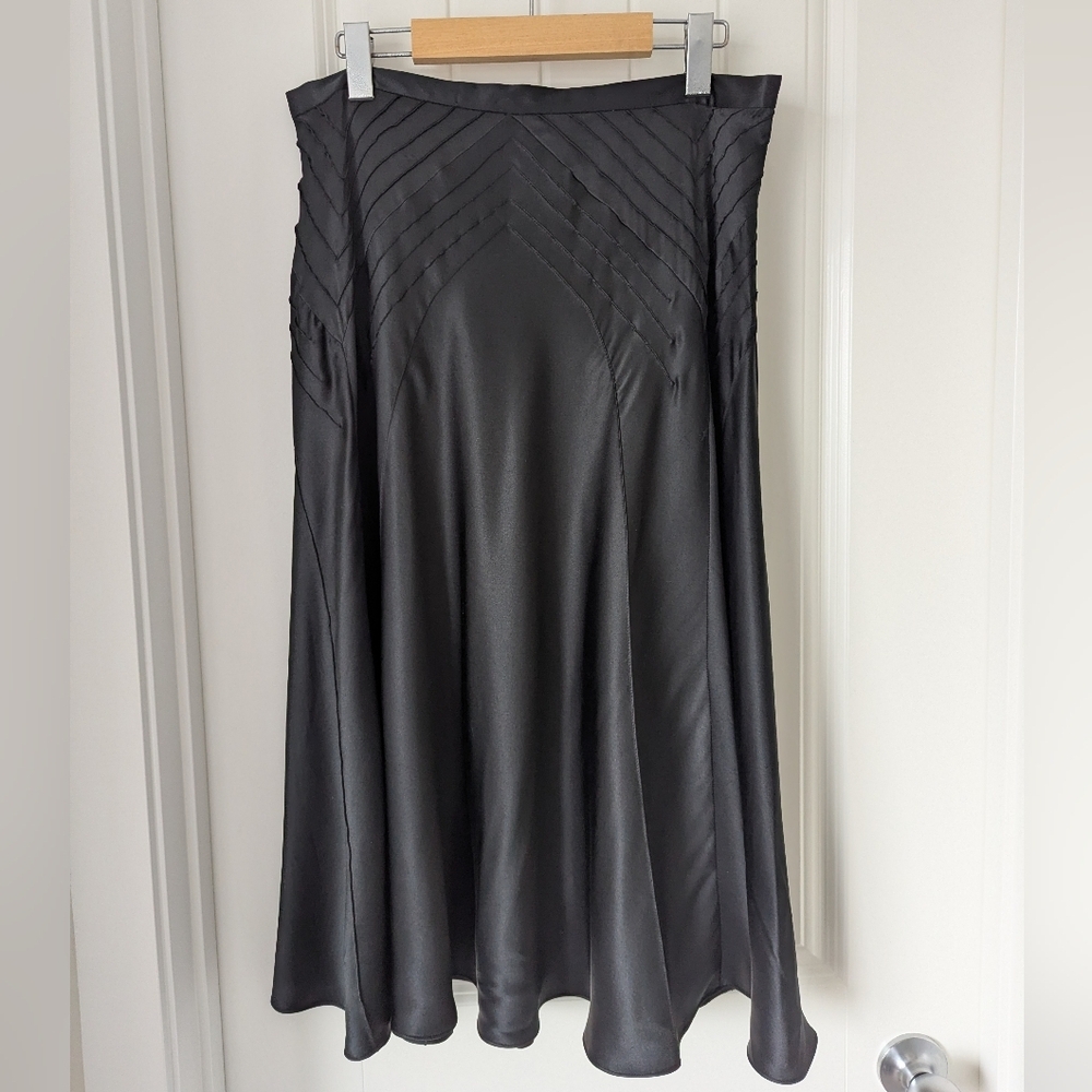 Black 100 % Silk Charmeuse Midi Skirt Size 10